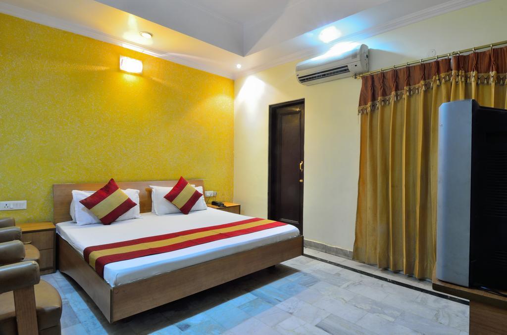 Hotel Roopa International Amritsar Exterior photo